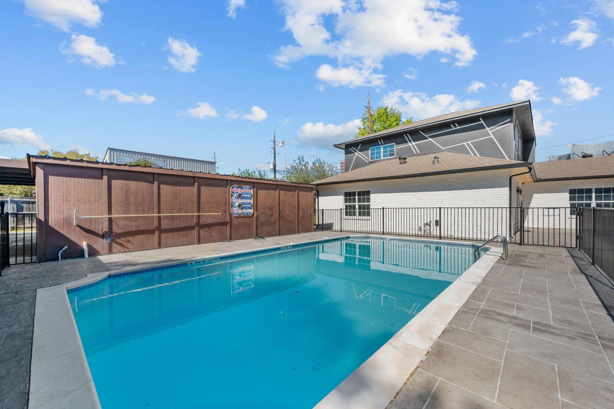 Spacious Galleria Apartment With Free Park Houston Exterior photo
