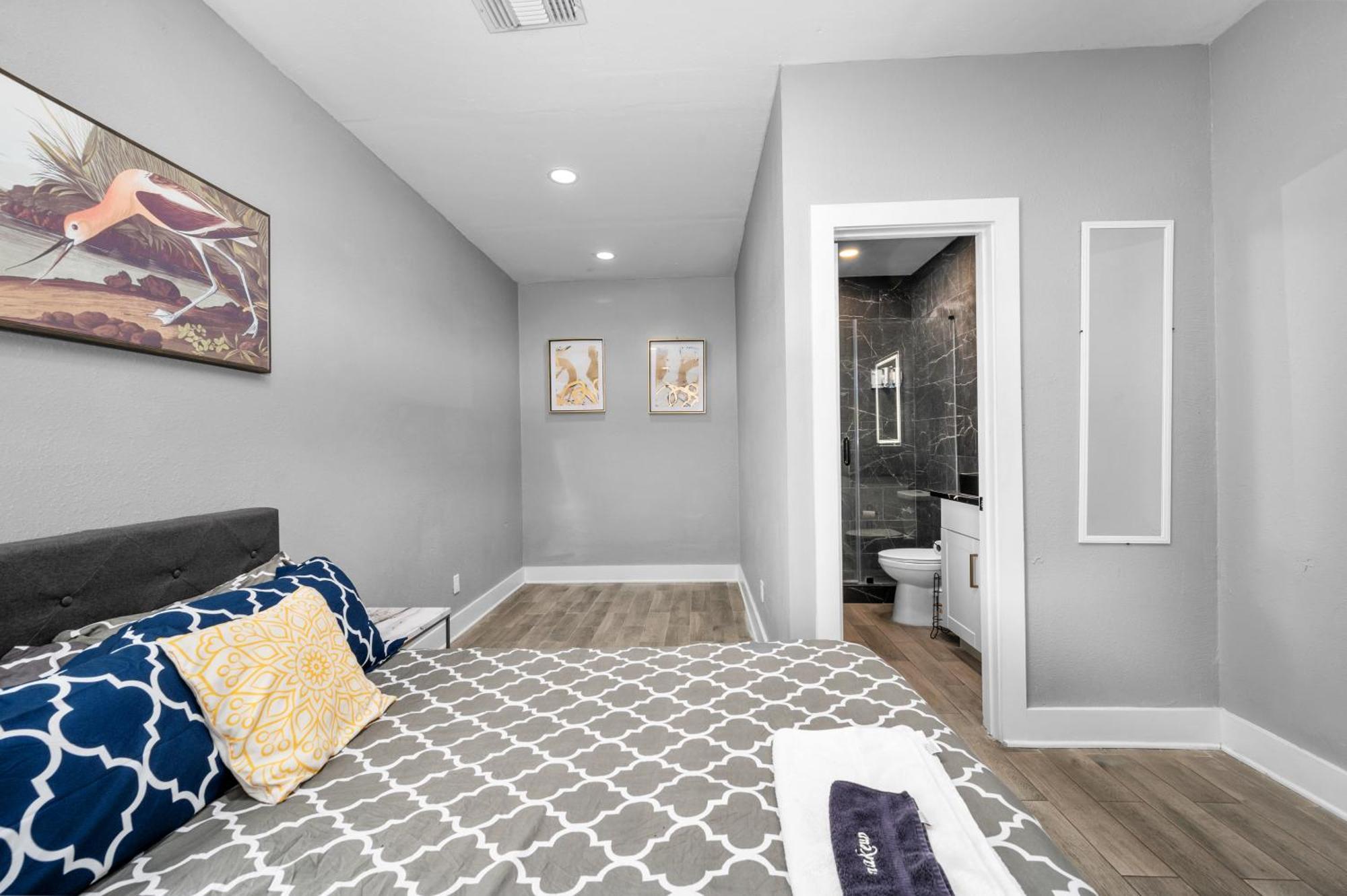 Spacious Galleria Apartment With Free Park Houston Exterior photo