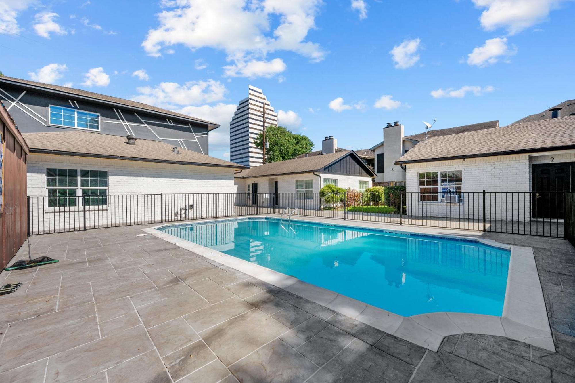 Spacious Galleria Apartment With Free Park Houston Exterior photo